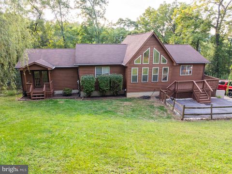 15 CRAB APPLE COURT LINDEN VA 22642