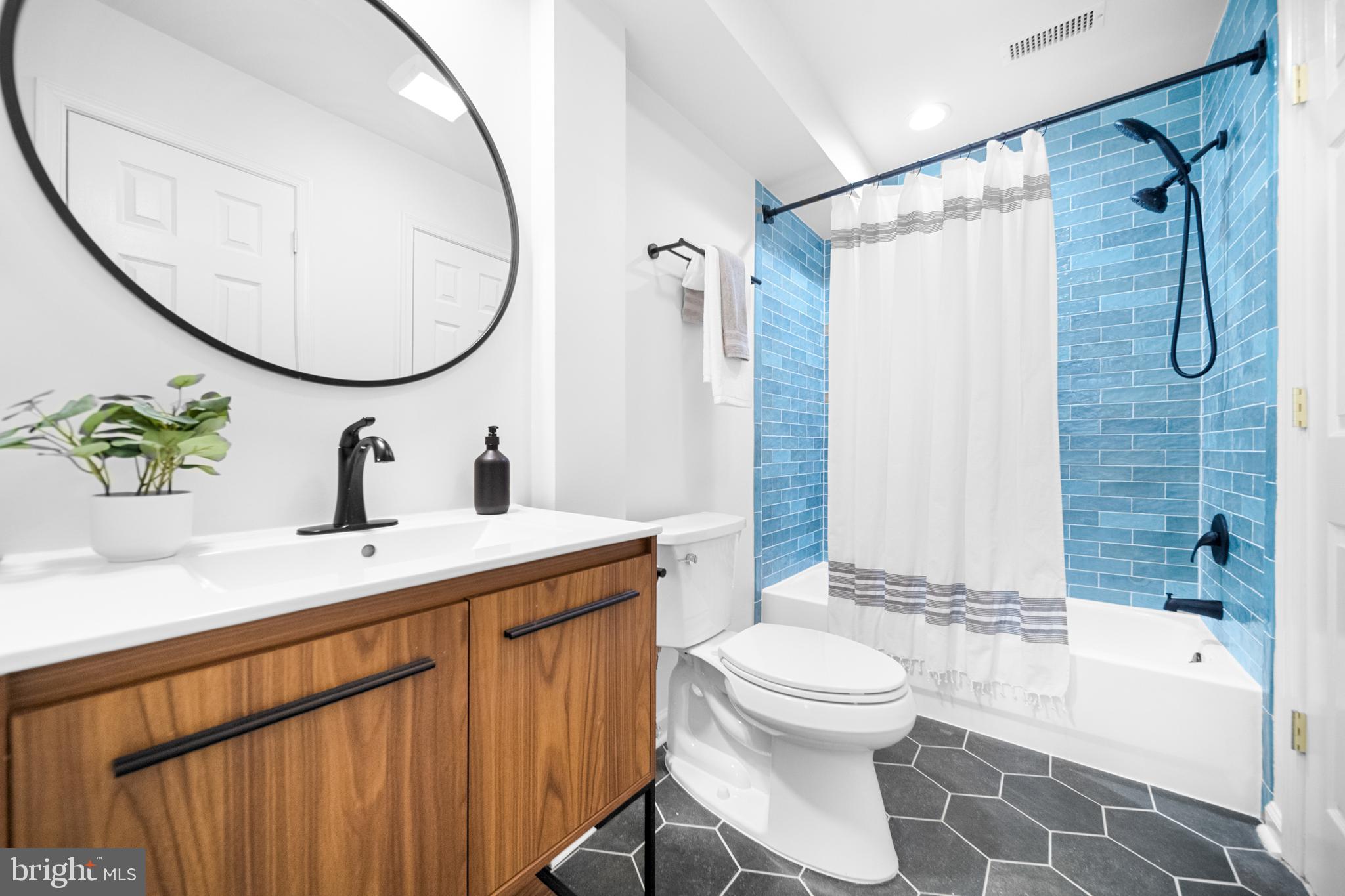WEST MC LEAN - Residential