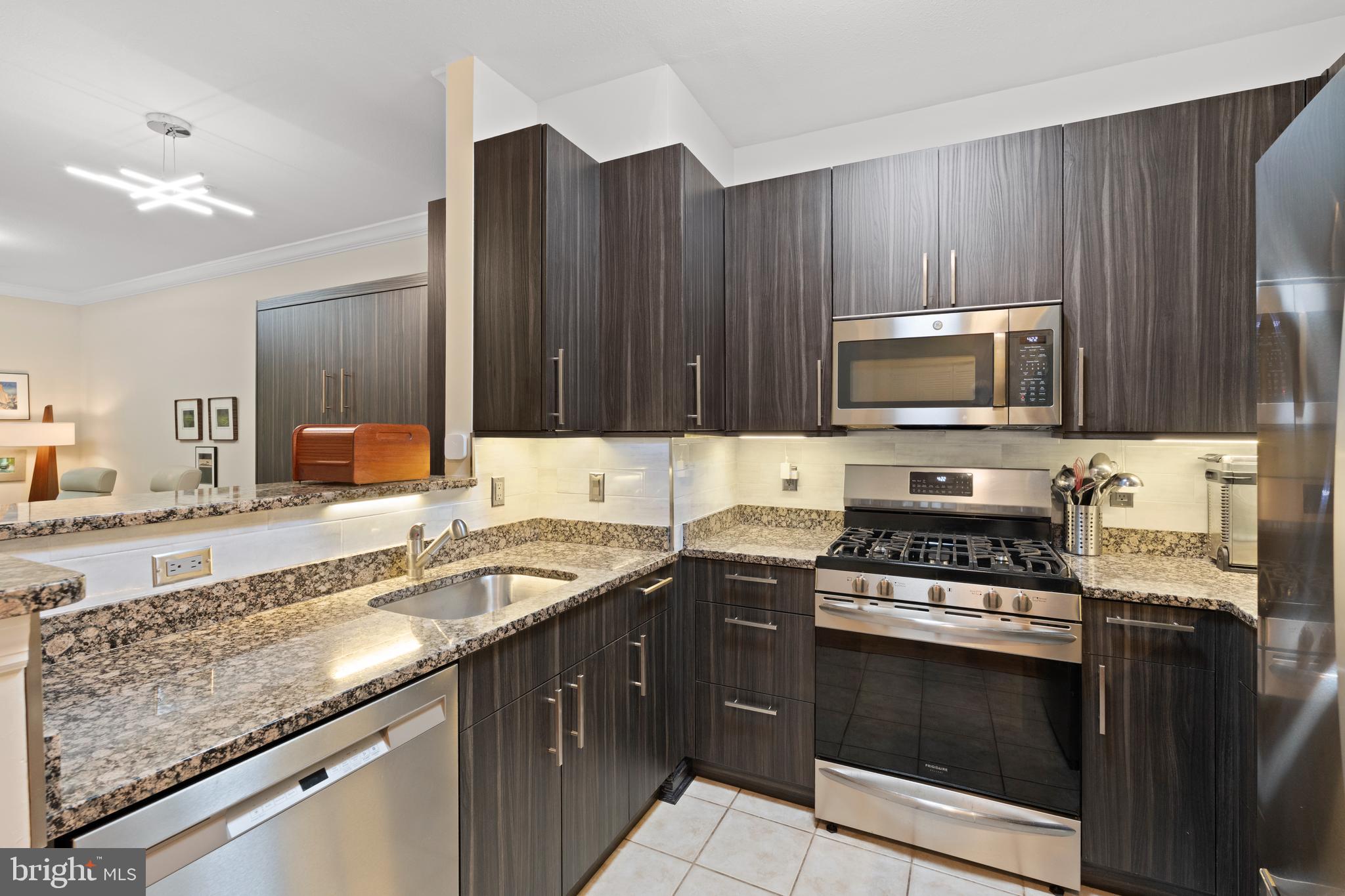 MARQUIS AT VIENNA STATION - Residential