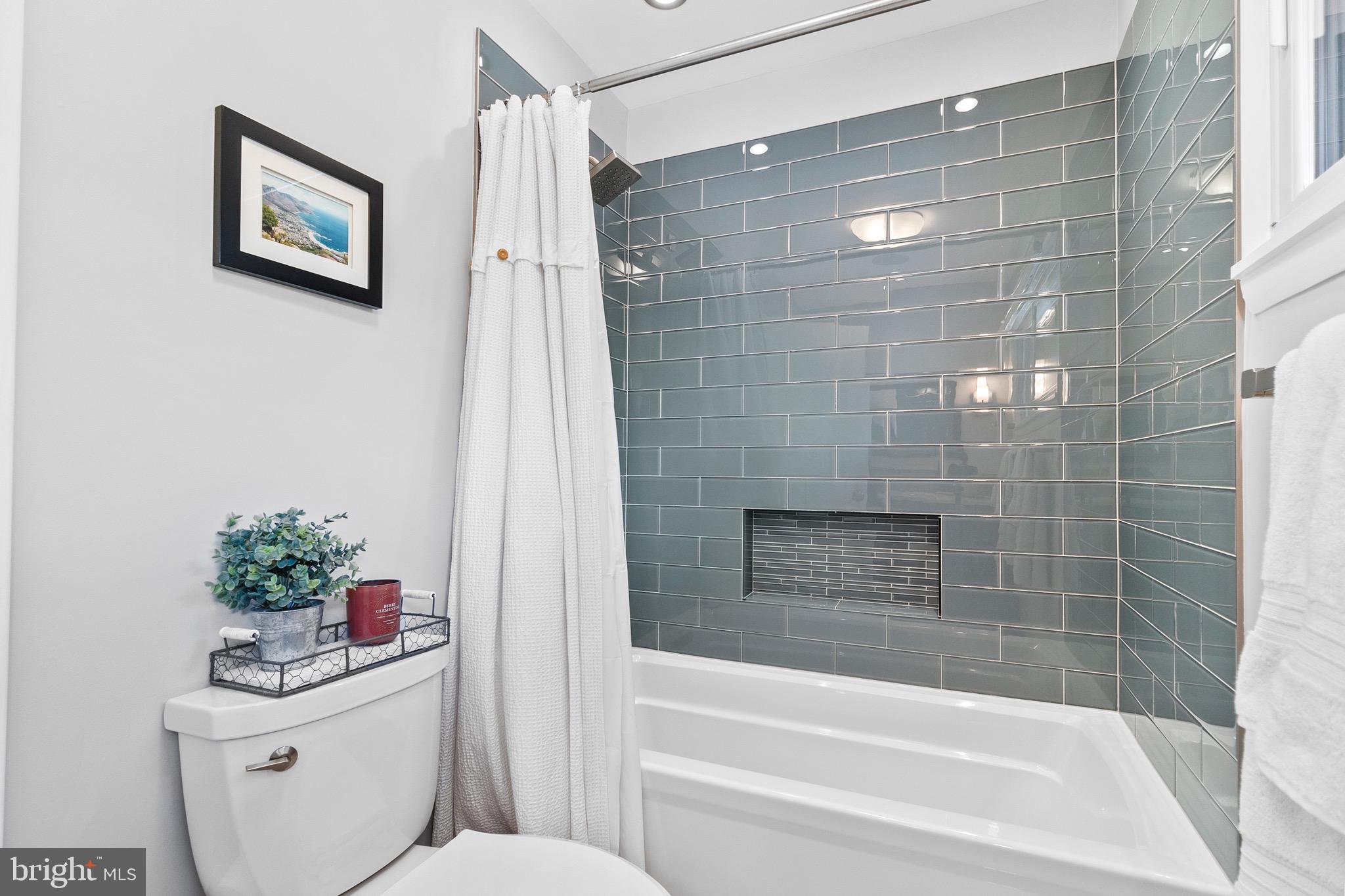 HOLMES RUN ACRES - Residential