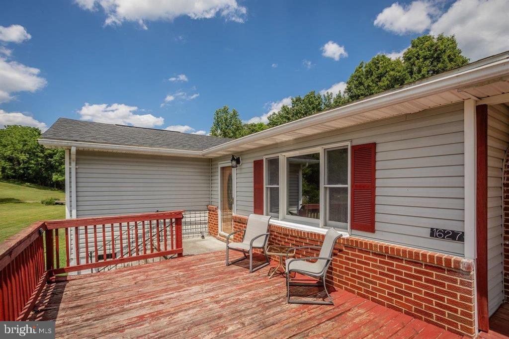 1627 BARBERSHOP ROAD