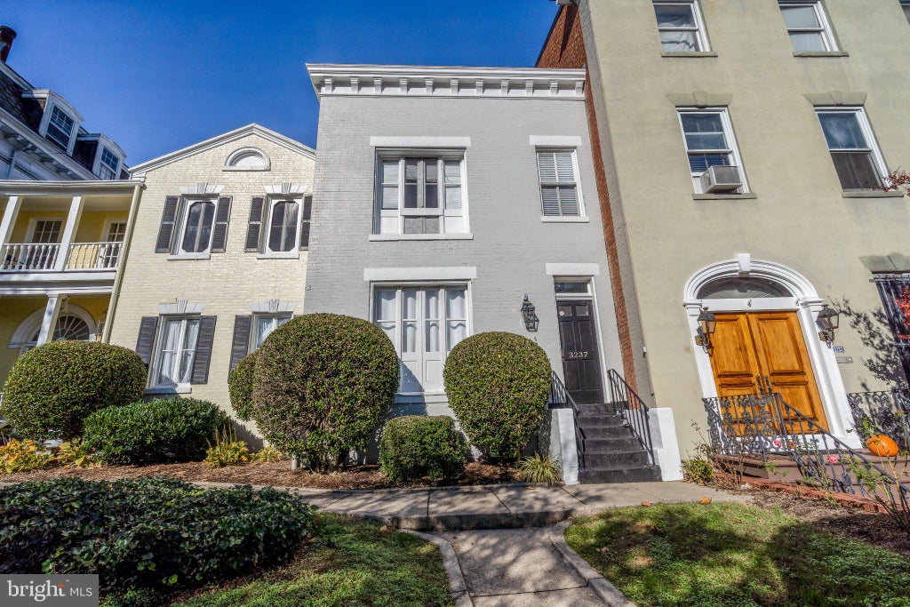 Photo of 3237 N Street NW #19, WASHINGTON, DC 20007 (MLS # DCDC2285048)