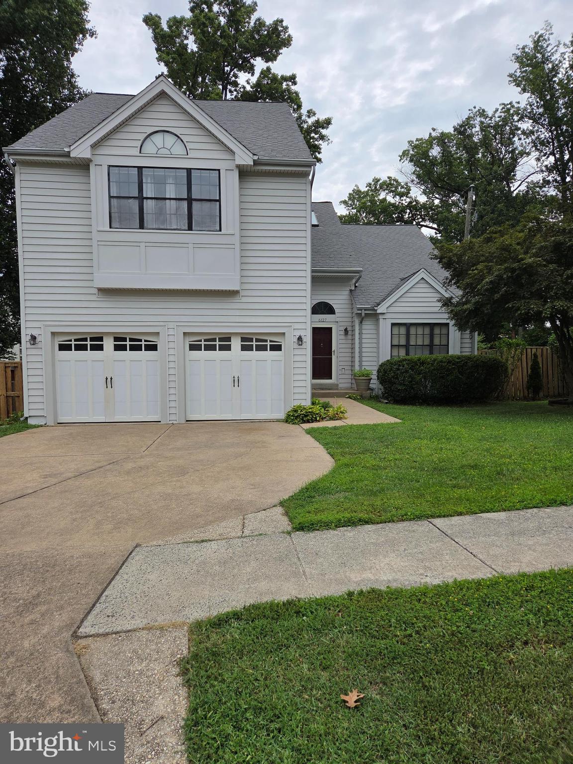 6127 GLEN OAKS COURT