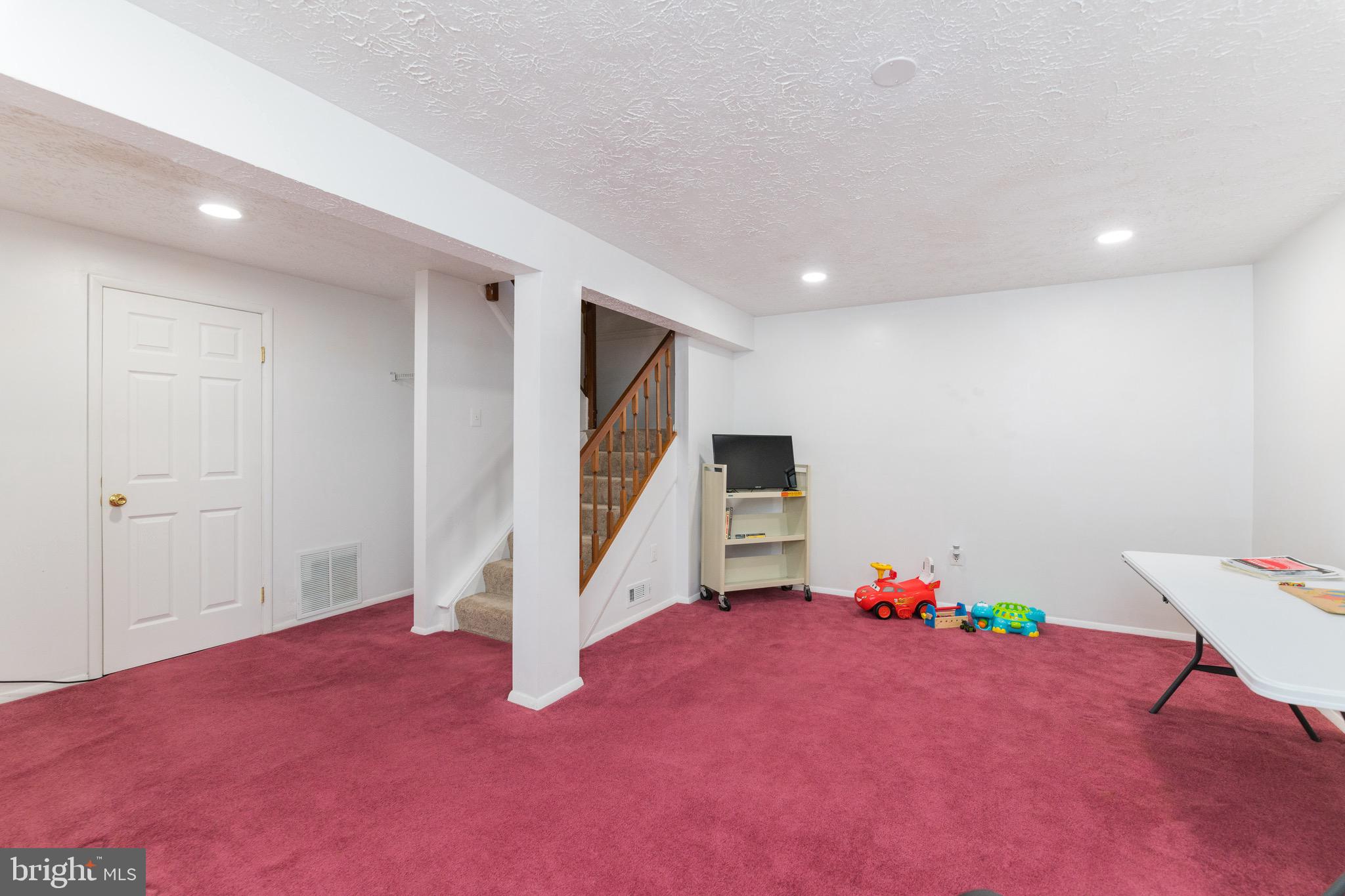 QUEEN ANNE VILLAGE - Residential