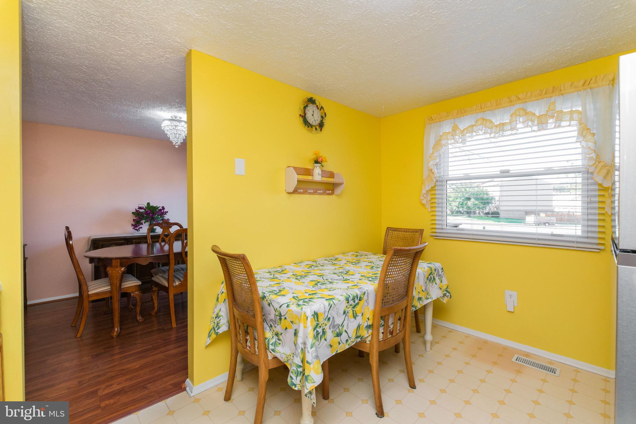 QUEEN ANNE VILLAGE - Residential