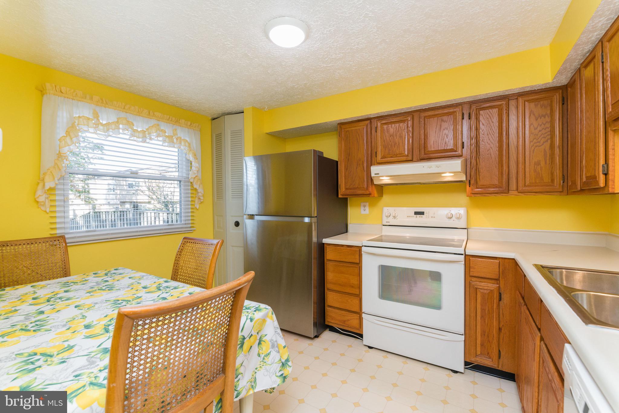 QUEEN ANNE VILLAGE - Residential