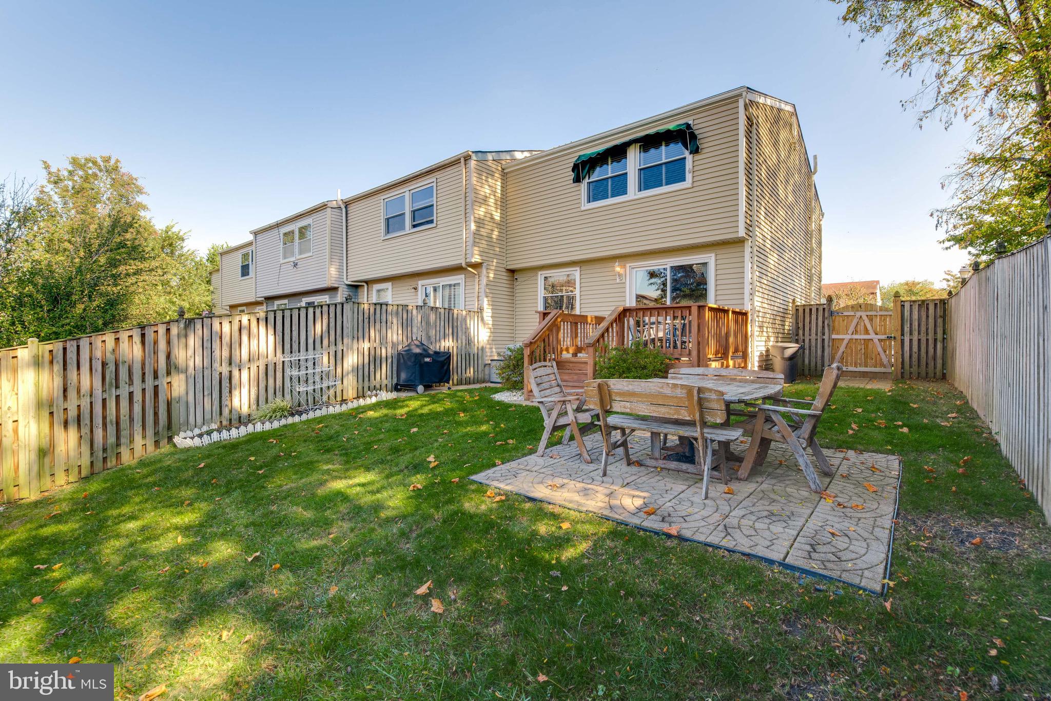 QUEEN ANNE VILLAGE - Residential