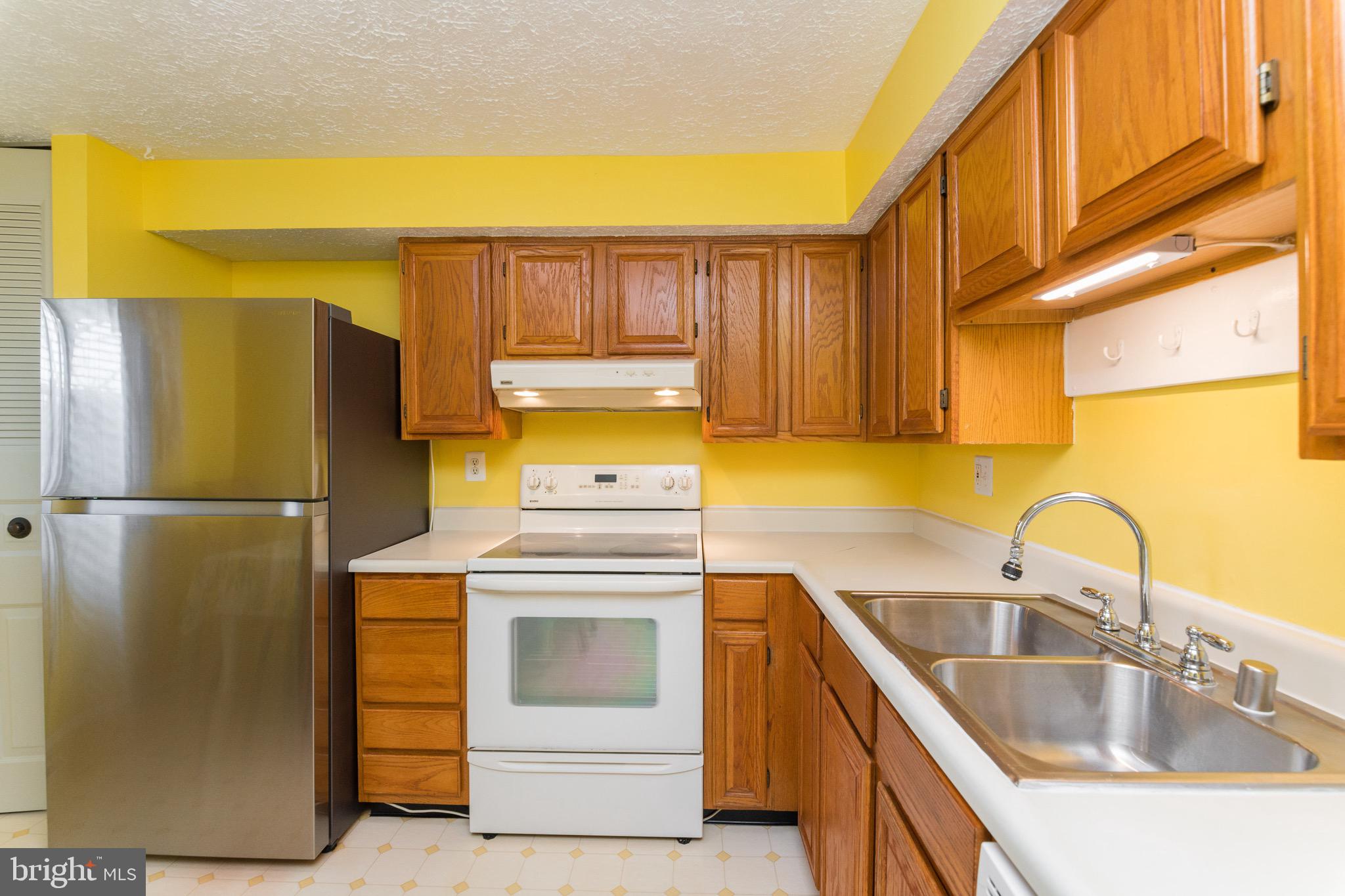 QUEEN ANNE VILLAGE - Residential