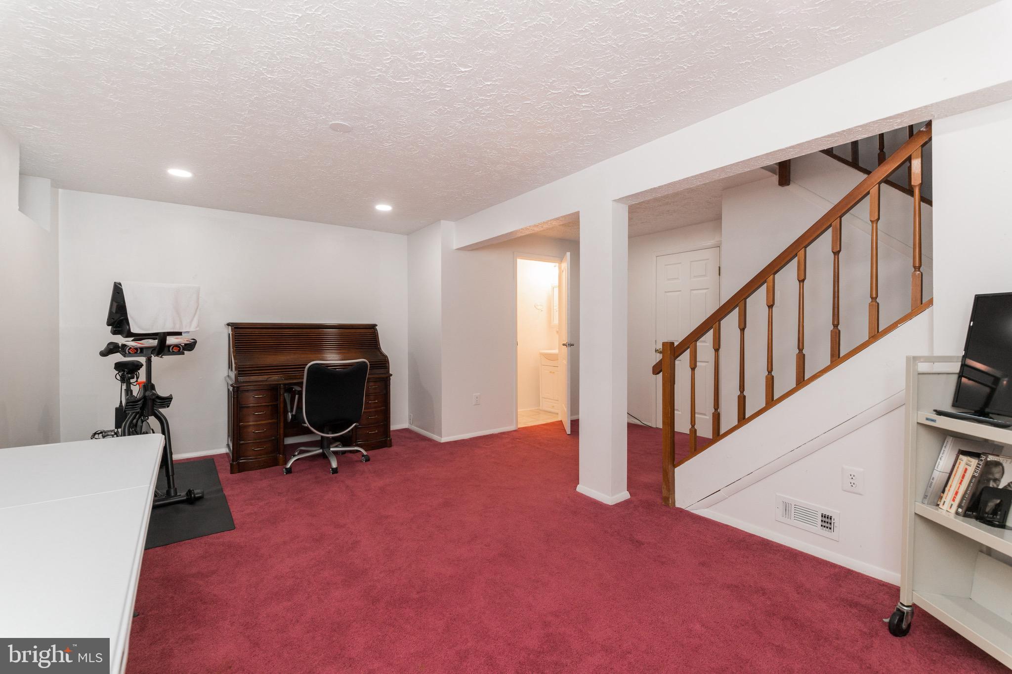 QUEEN ANNE VILLAGE - Residential