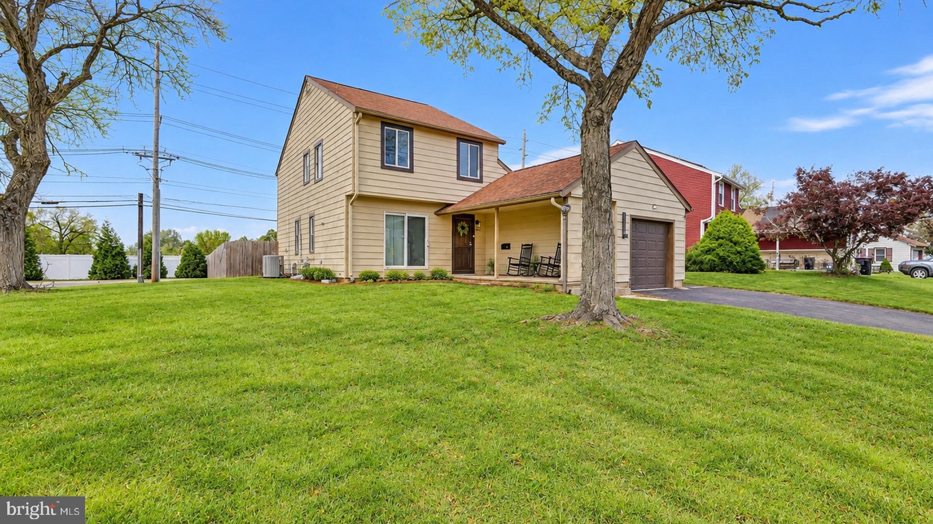 1 HONEY LOCUST COURT