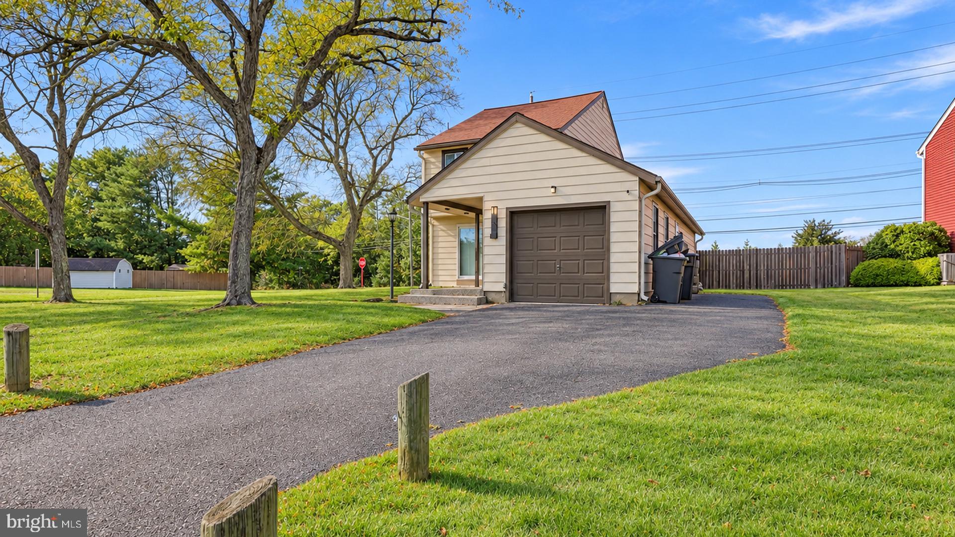 1 HONEY LOCUST COURT