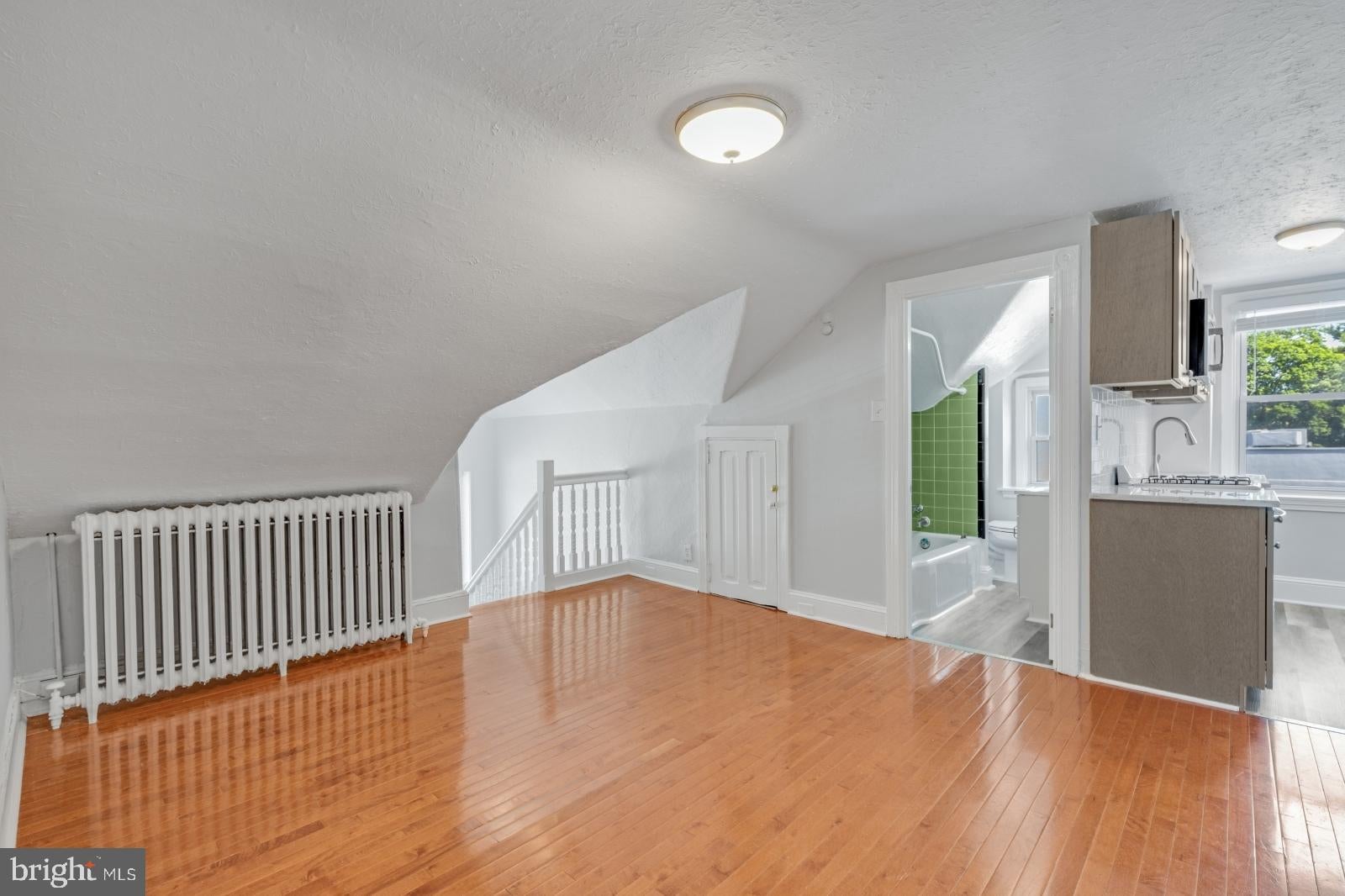 158 MONTGOMERY AVENUE 3