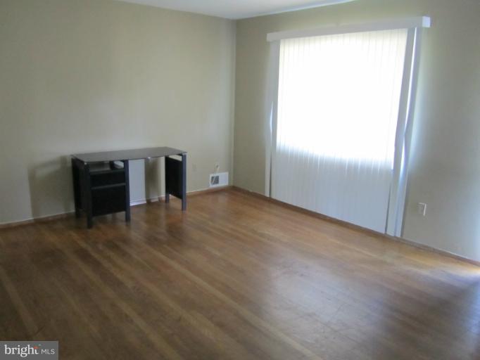 PARKLAWN - Residential Lease