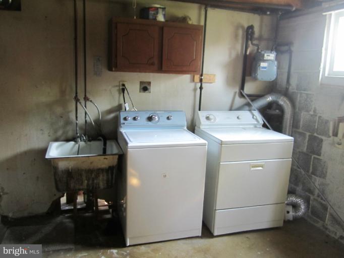 PARKLAWN - Residential Lease