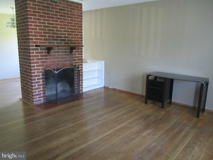 PARKLAWN - Residential Lease