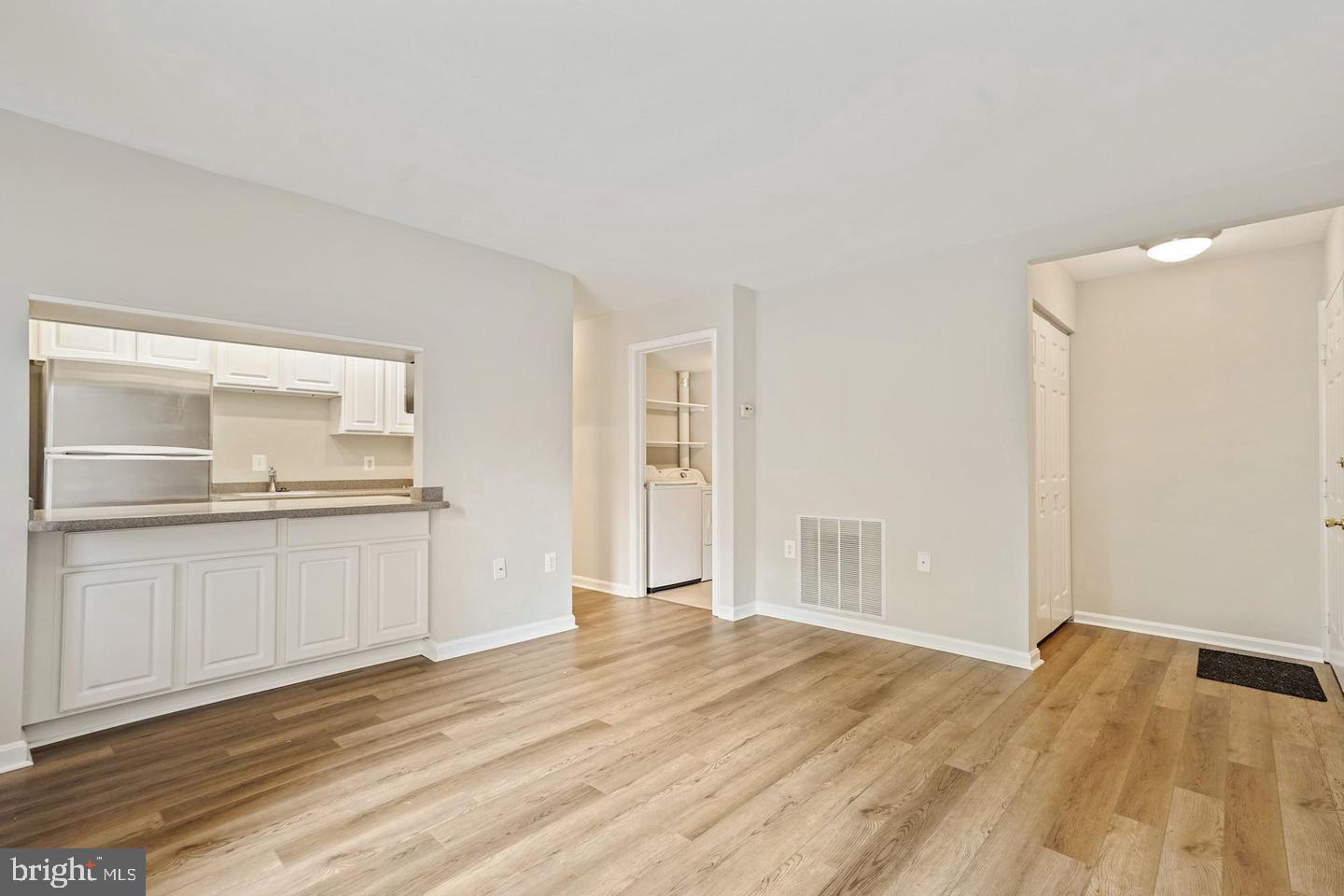 105 WESTWICK COURT 1