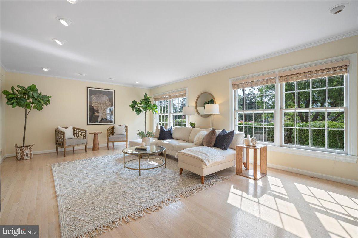 KENWOOD PARK - Residential