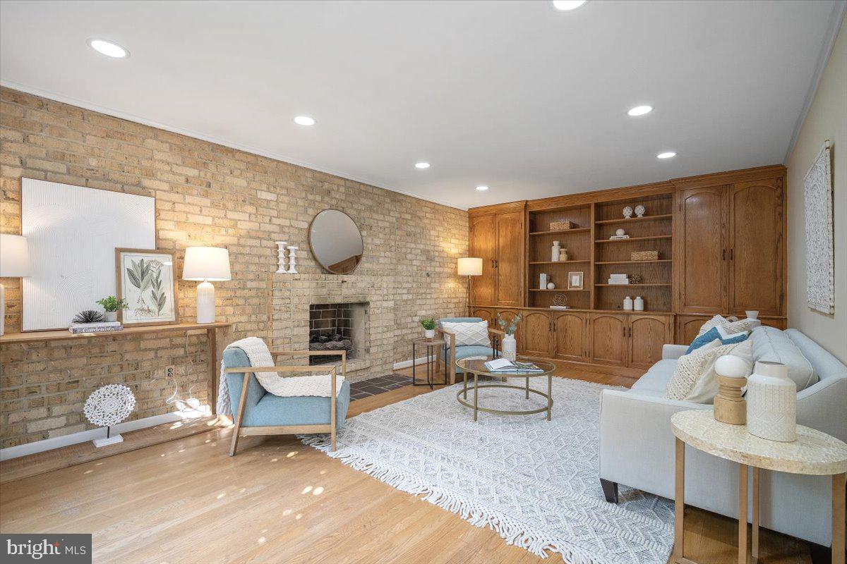 KENWOOD PARK - Residential