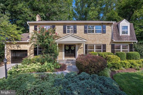 Photo of 6305 Lenox Road, BETHESDA, MD 20817 (MLS # MDMC2146148) Photo of 6305 Lenox Road, BETHESDA, MD 20817 (MLS # MDMC2146148)