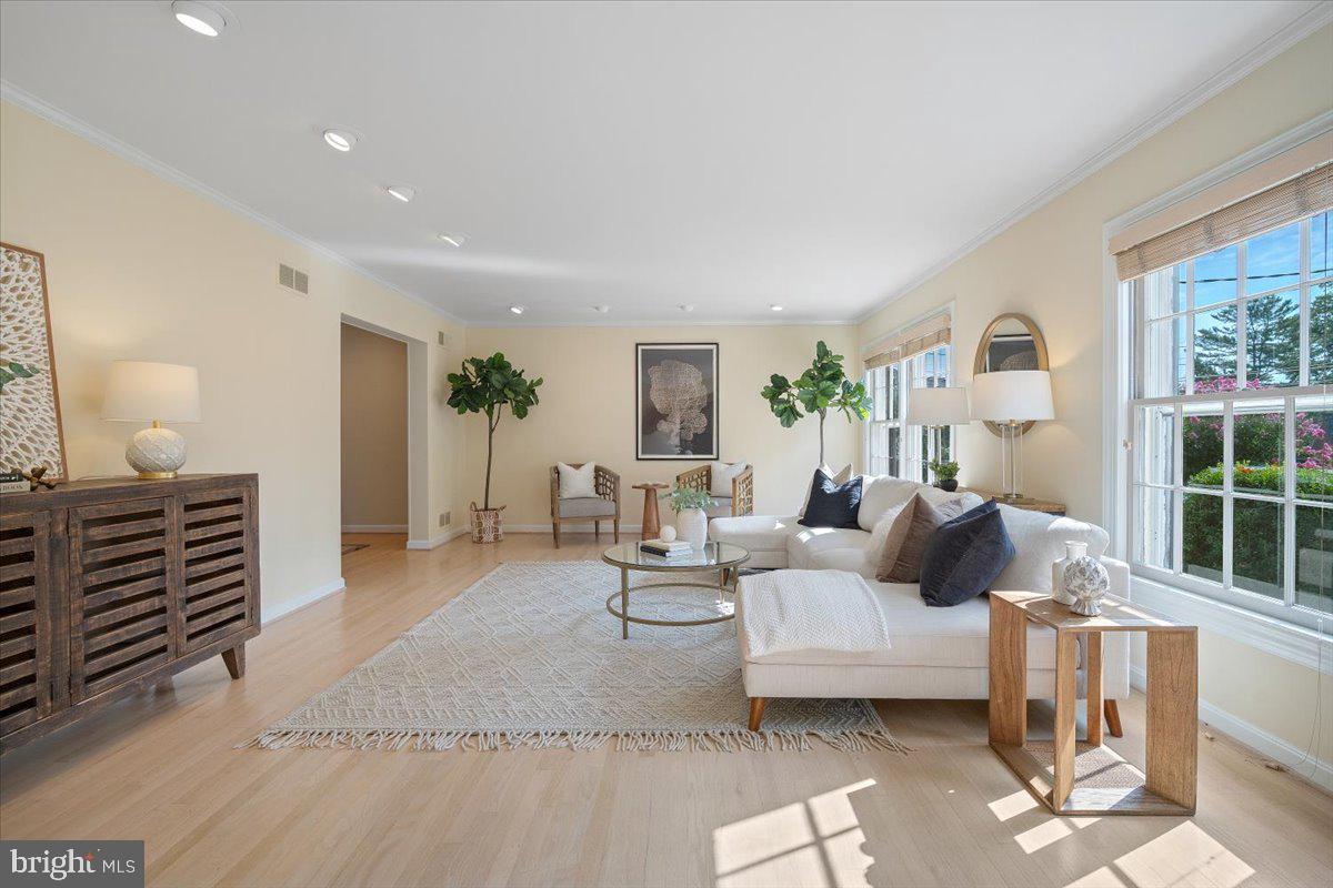 KENWOOD PARK - Residential