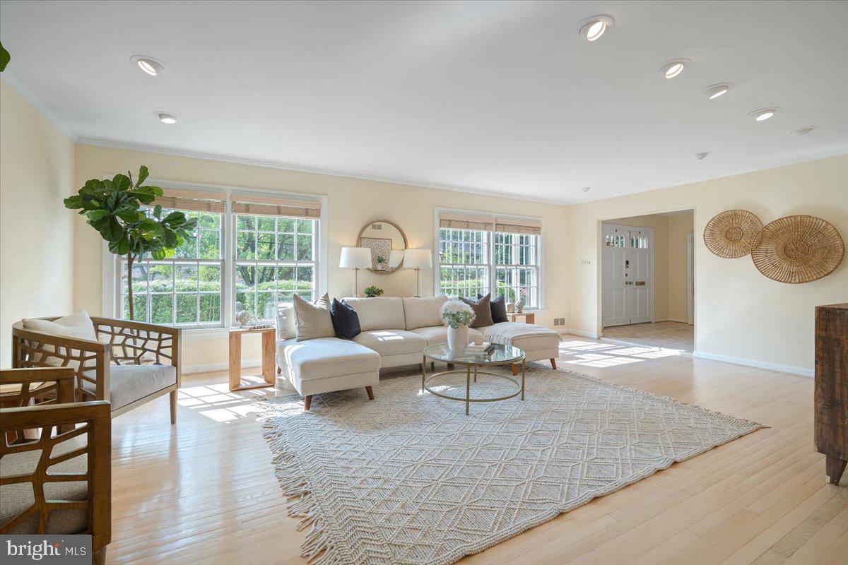 KENWOOD PARK - Residential