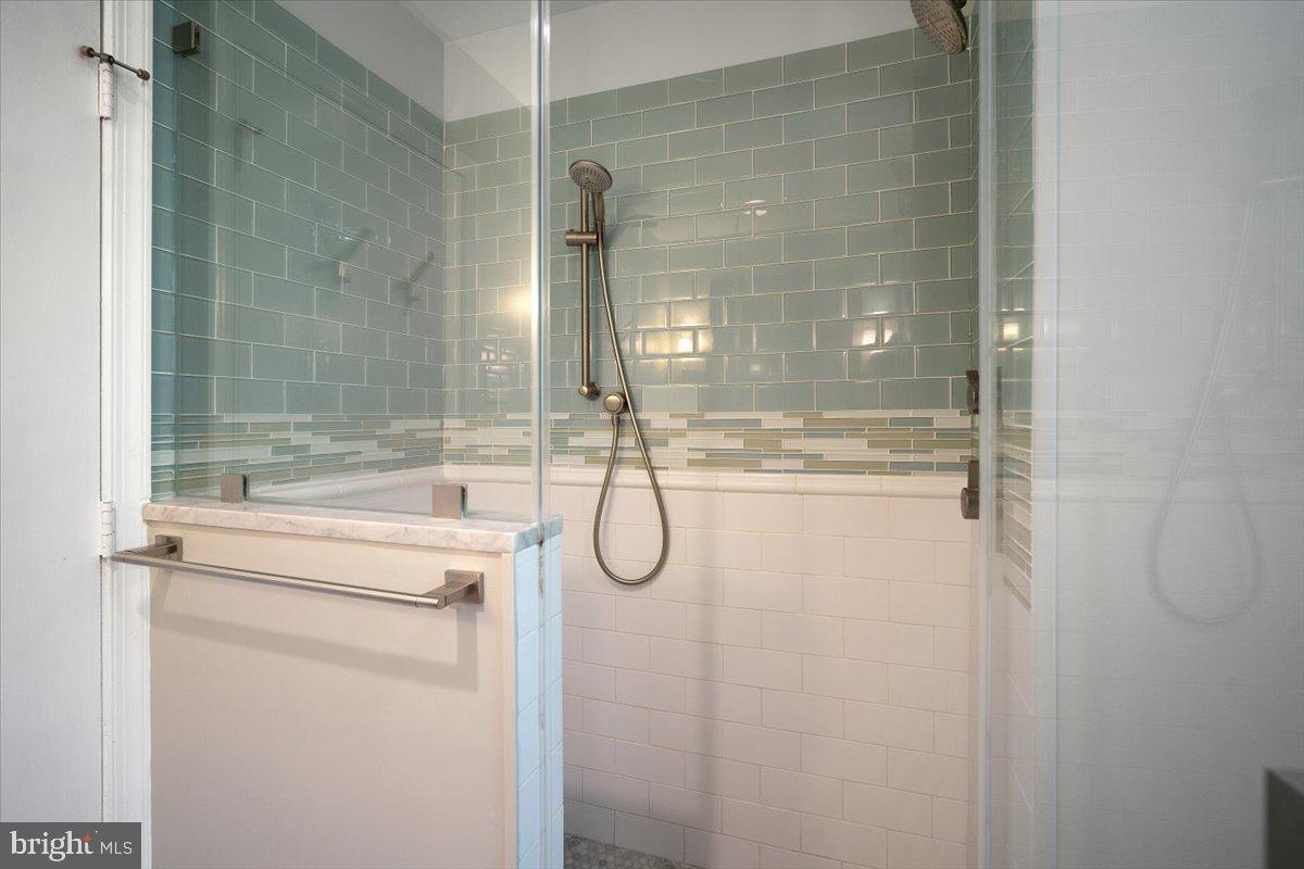 KENWOOD PARK - Residential