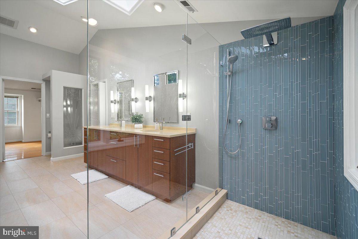 KENWOOD PARK - Residential