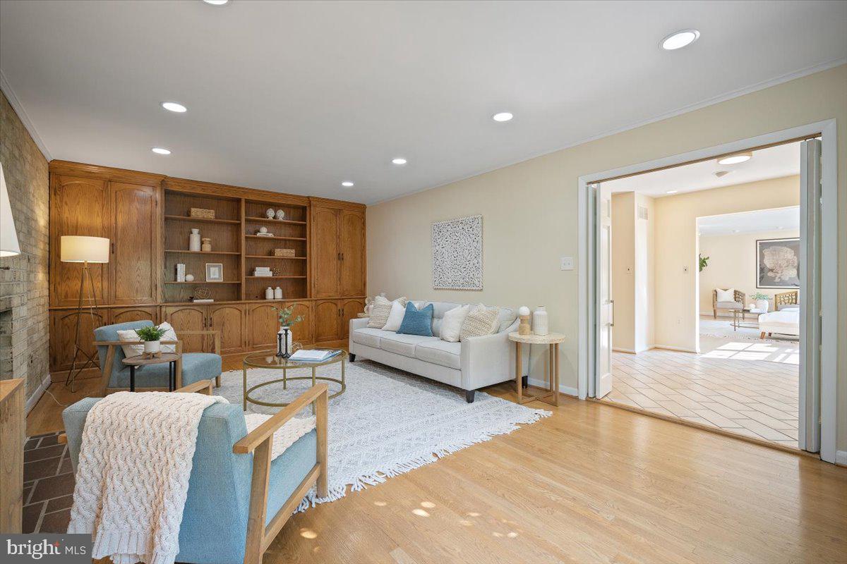 KENWOOD PARK - Residential