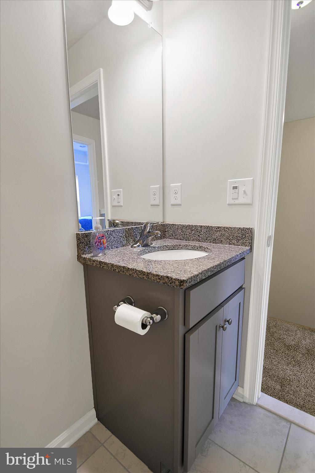 OVERLOOK AT CARRIAGE - Residential Lease