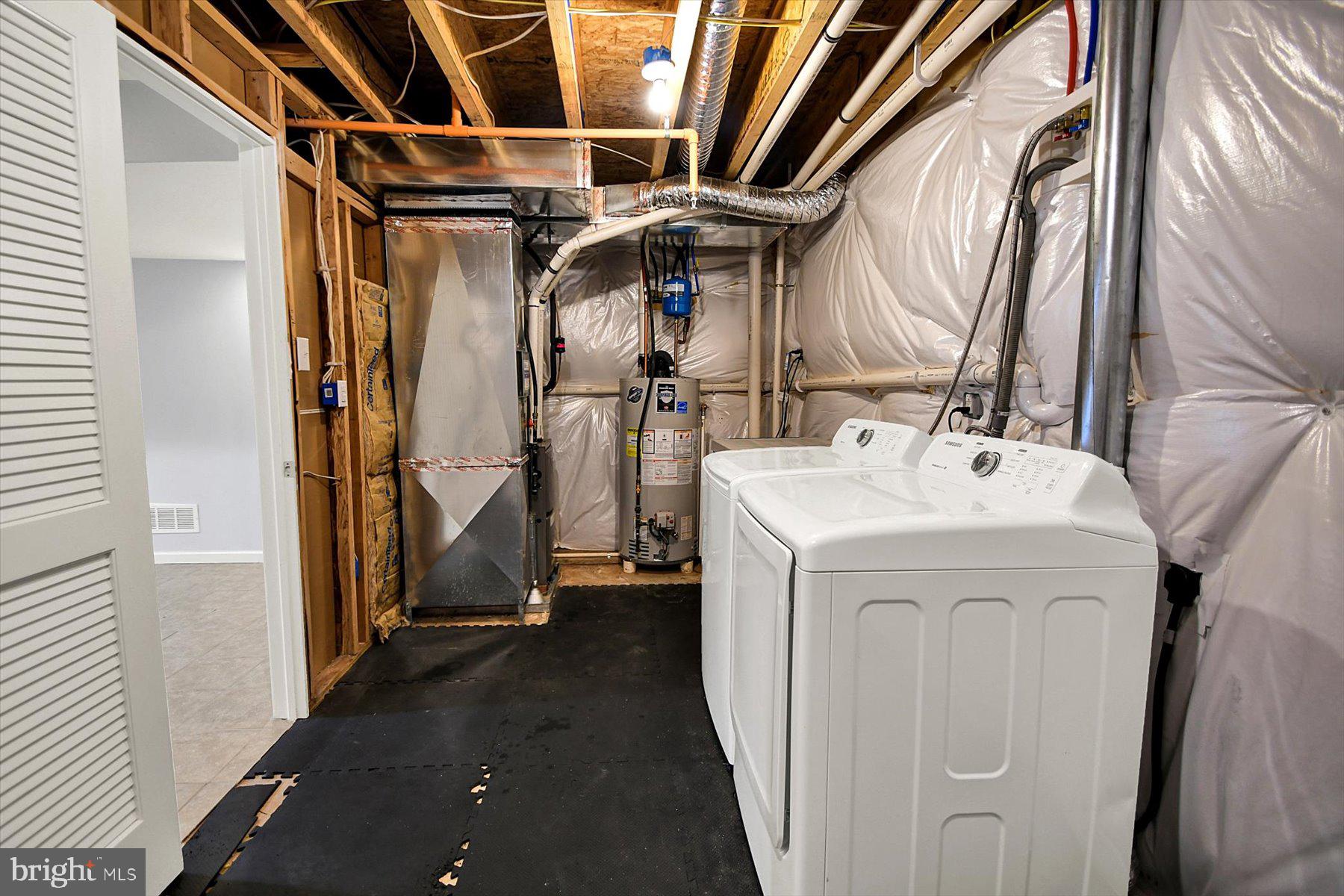 OVERLOOK AT CARRIAGE - Residential Lease