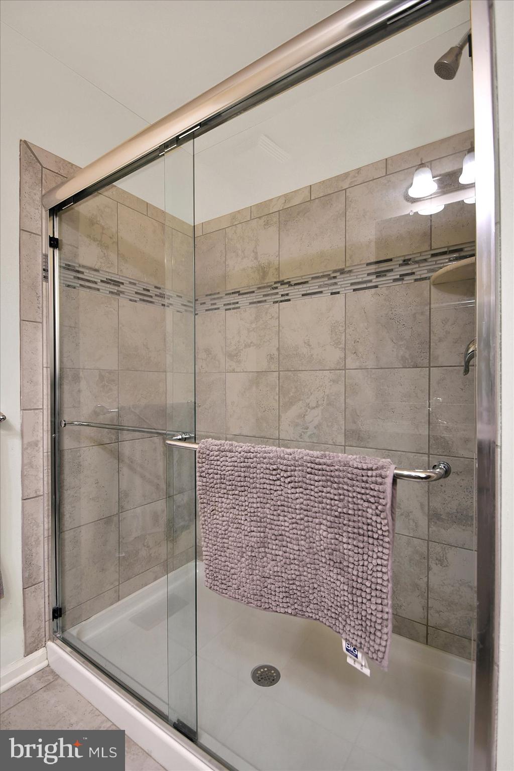 OVERLOOK AT CARRIAGE - Residential Lease