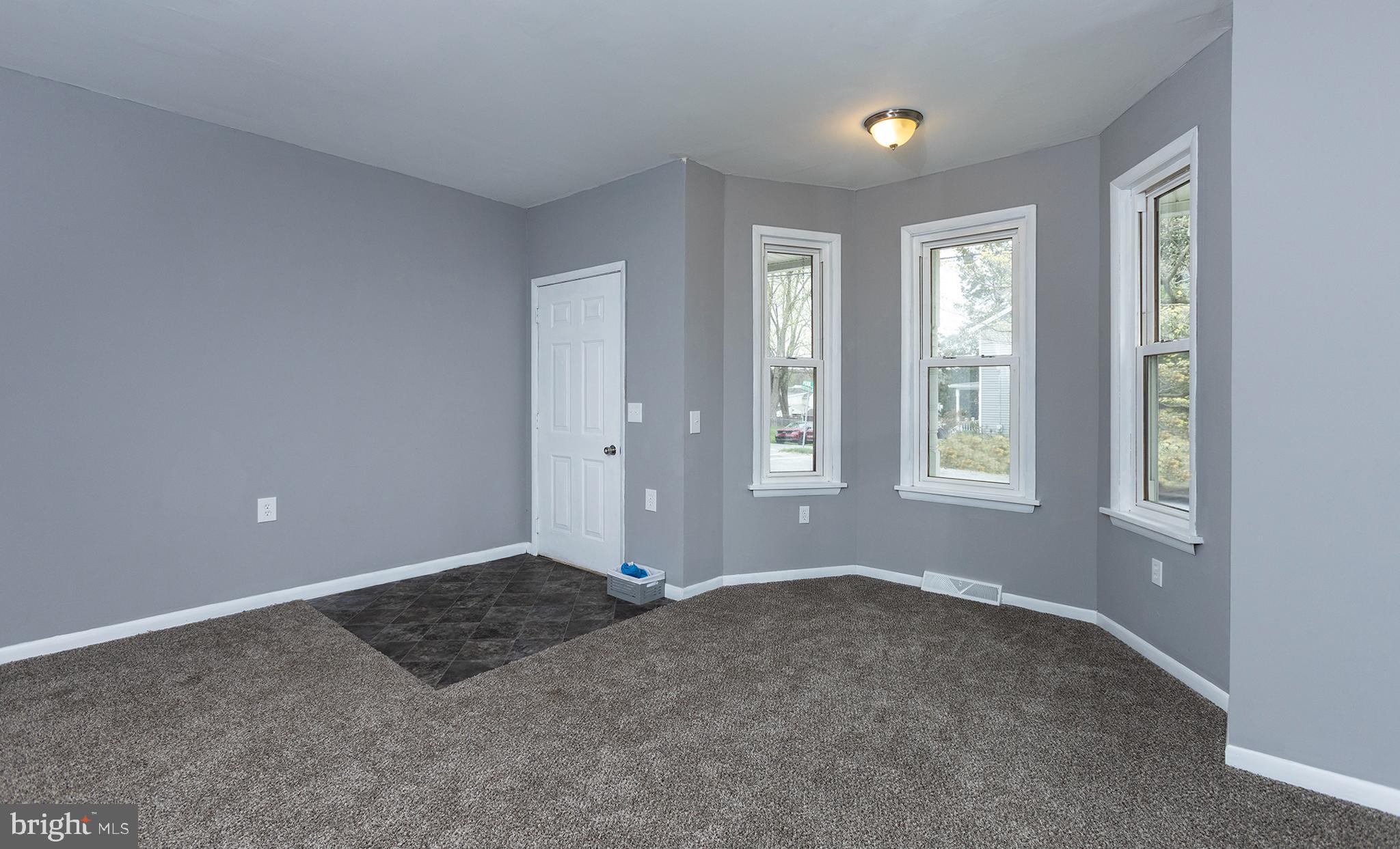 ROYALTON - Residential Lease