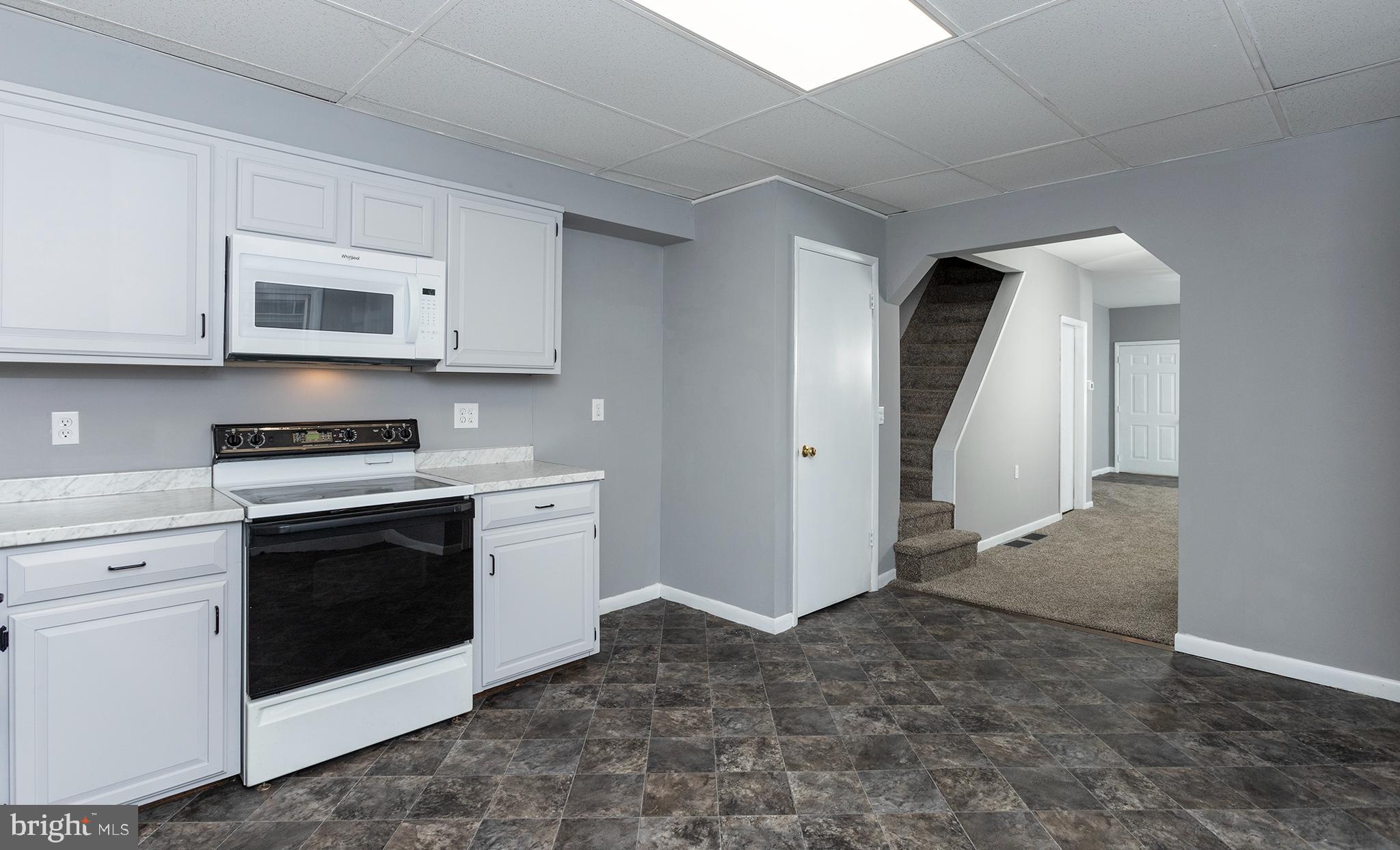 ROYALTON - Residential Lease