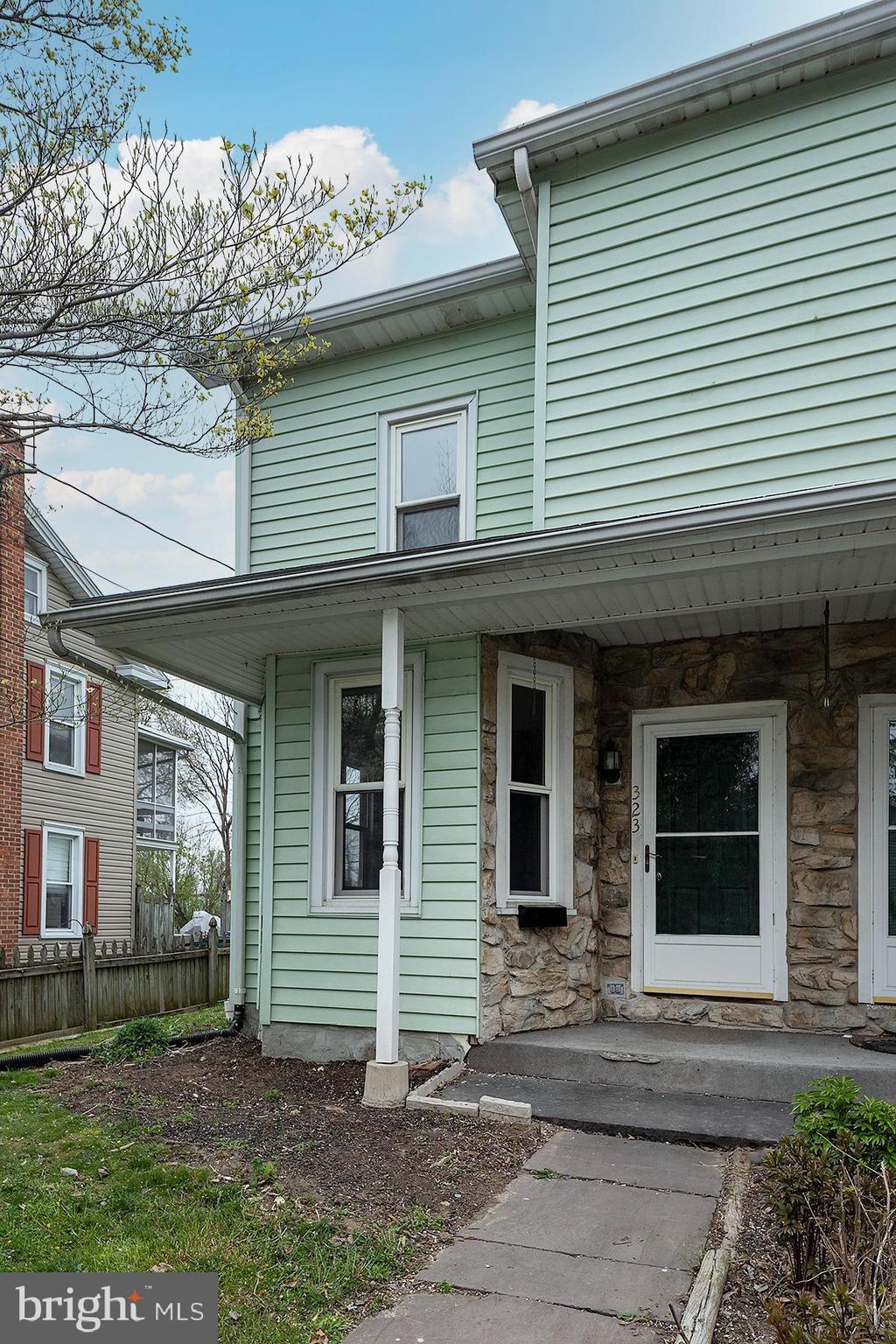 ROYALTON - Residential Lease