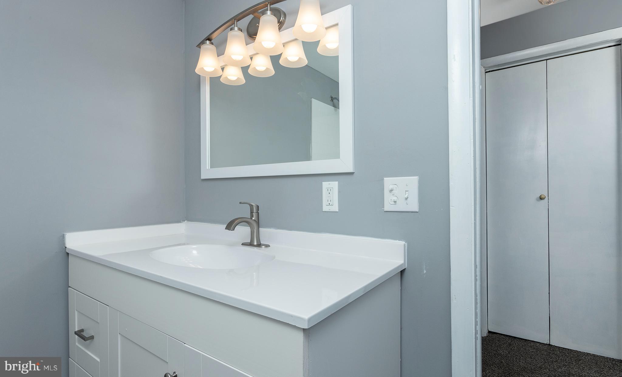 ROYALTON - Residential Lease