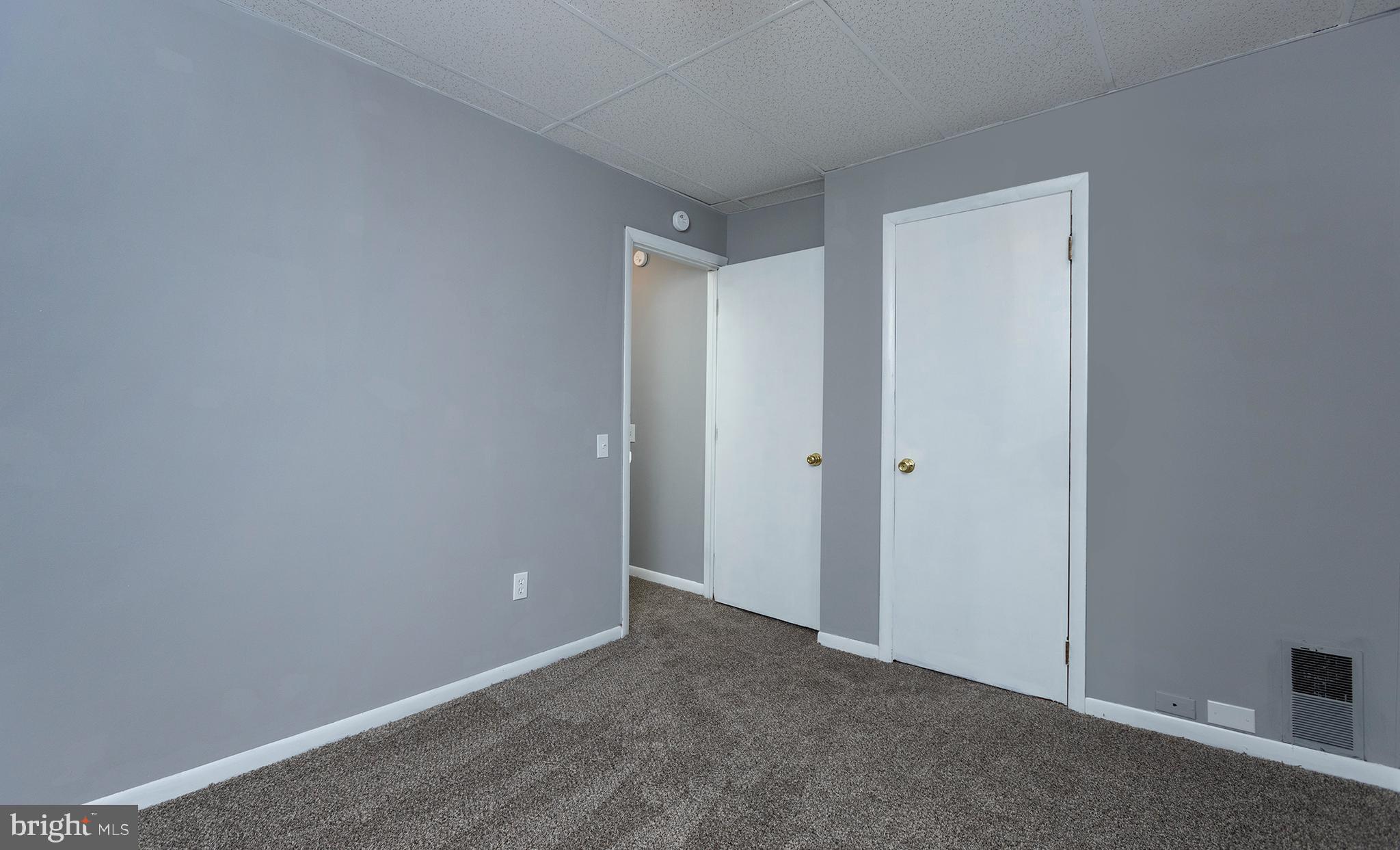 ROYALTON - Residential Lease