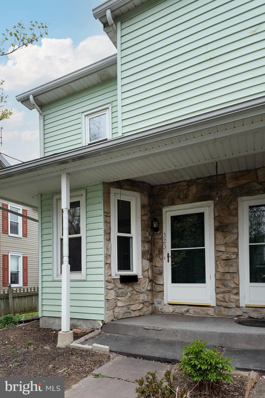 ROYALTON - Residential Lease