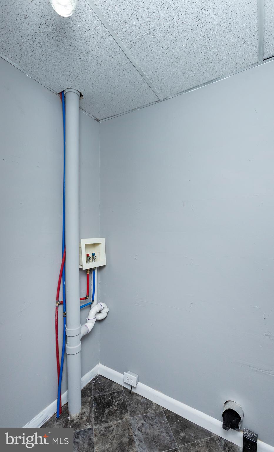 ROYALTON - Residential Lease