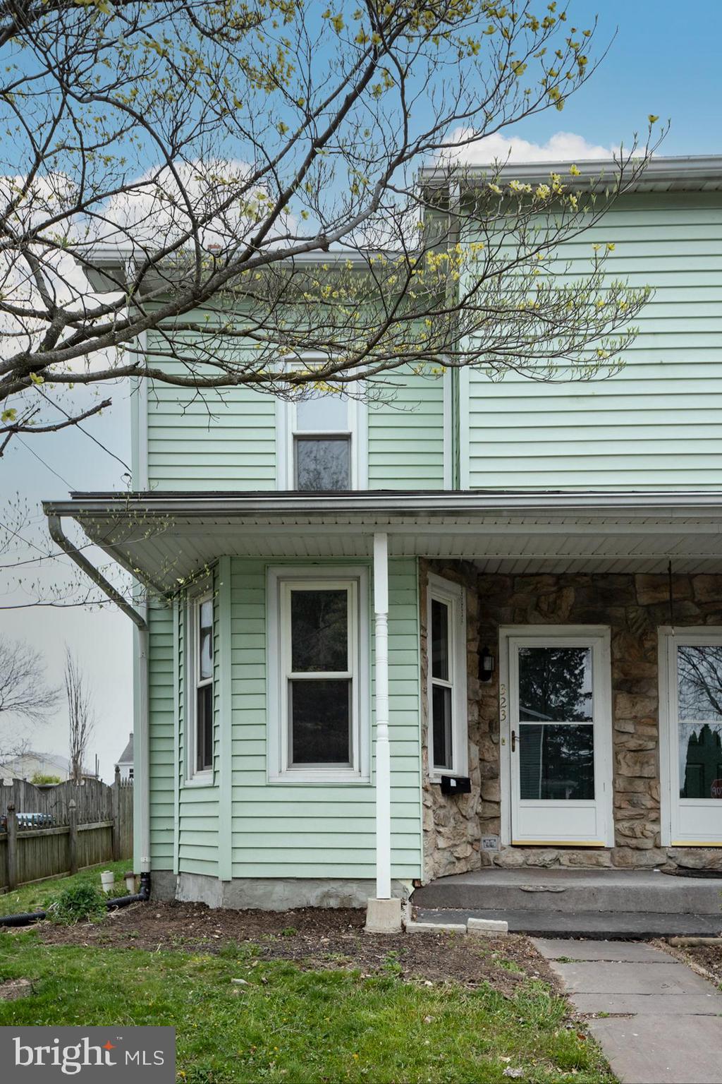 ROYALTON - Residential Lease