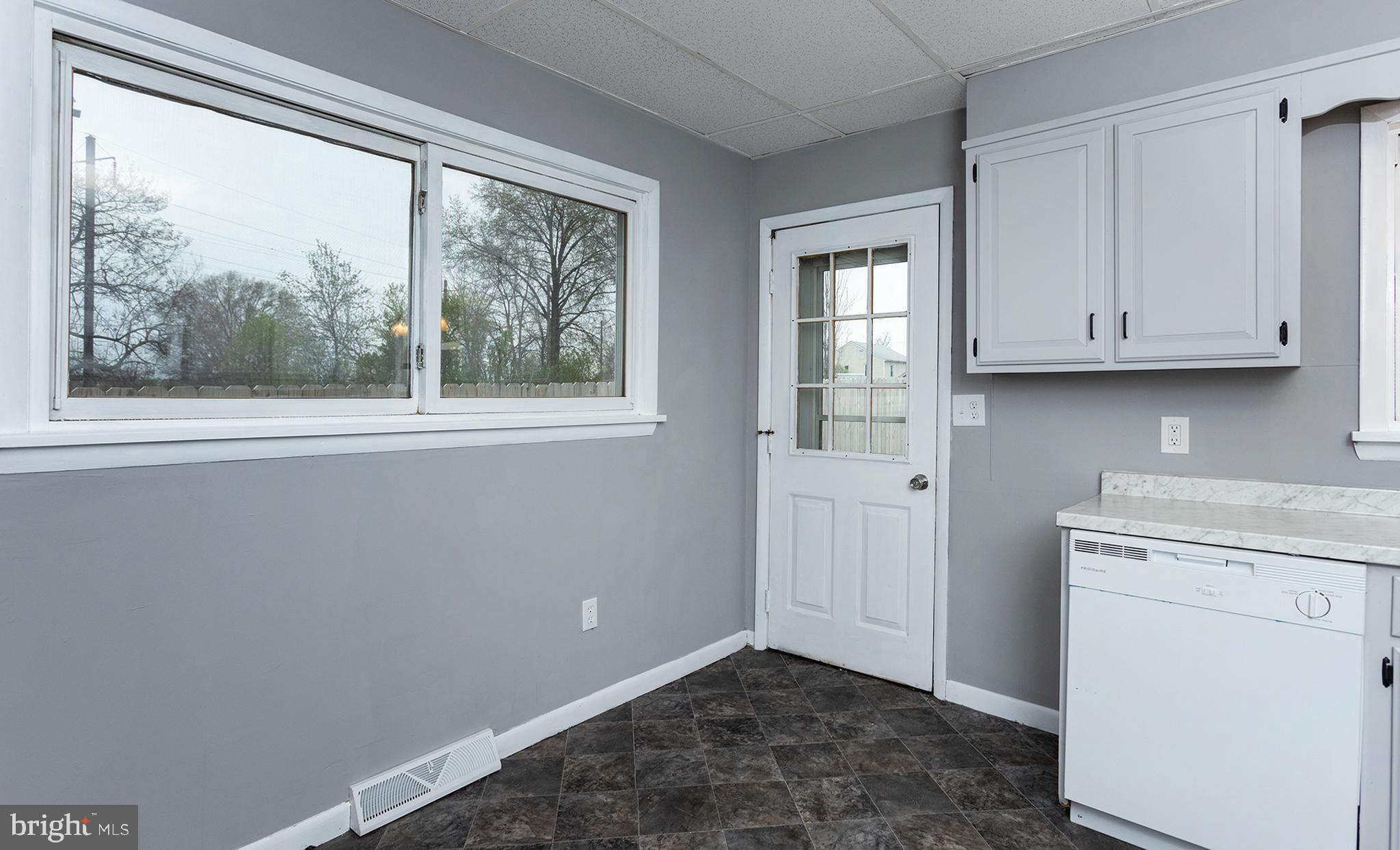 ROYALTON - Residential Lease