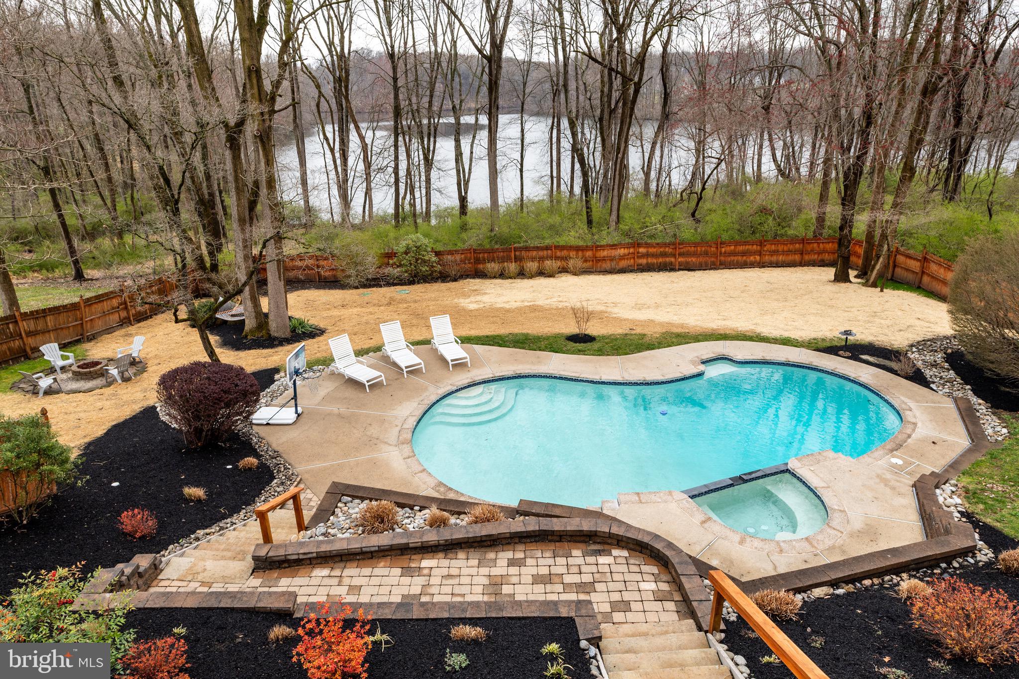 SPRINGTON POINTE - Residential