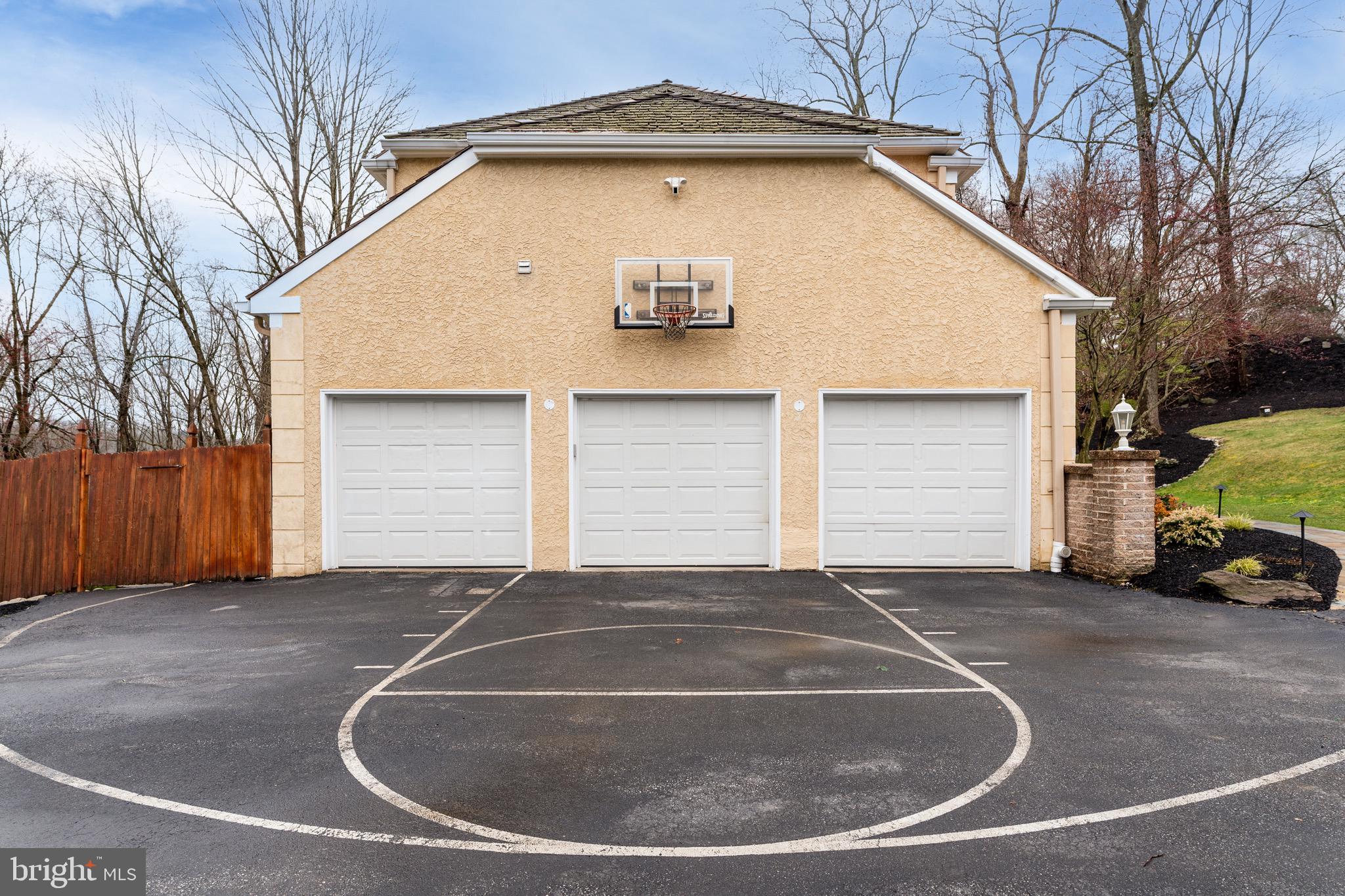 SPRINGTON POINTE - Residential