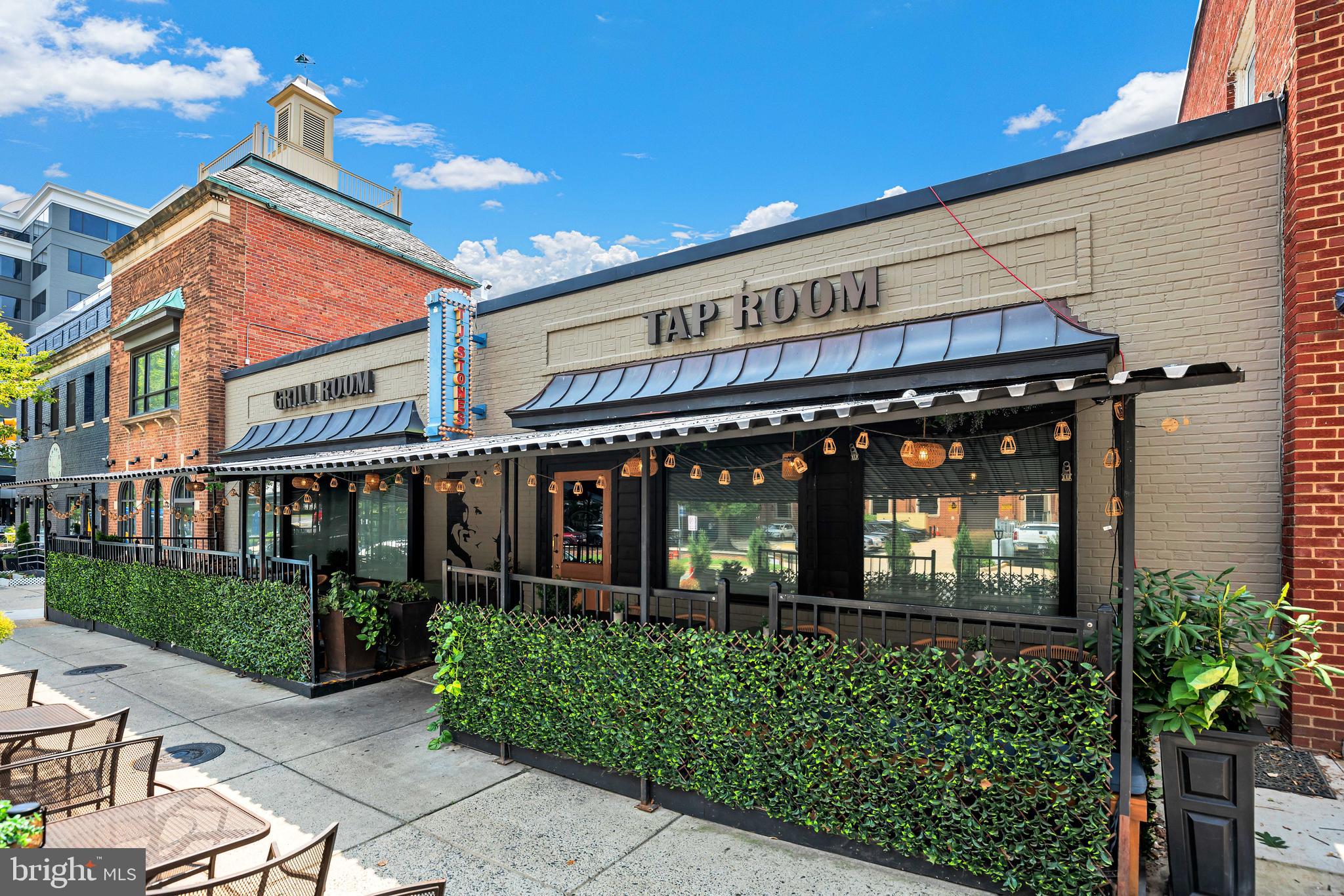 OLD TOWN GREENS - Residential