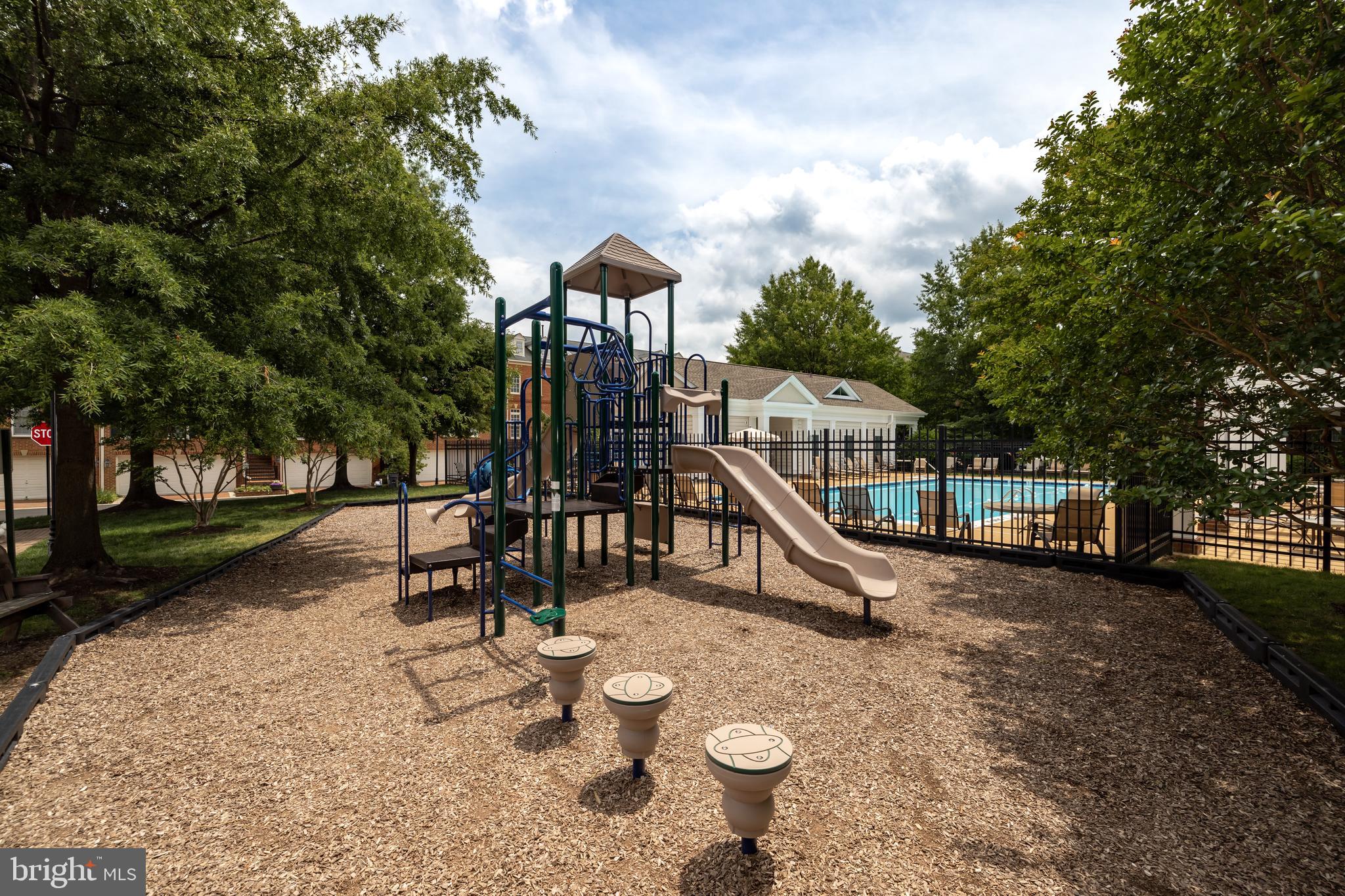 OLD TOWN GREENS - Residential