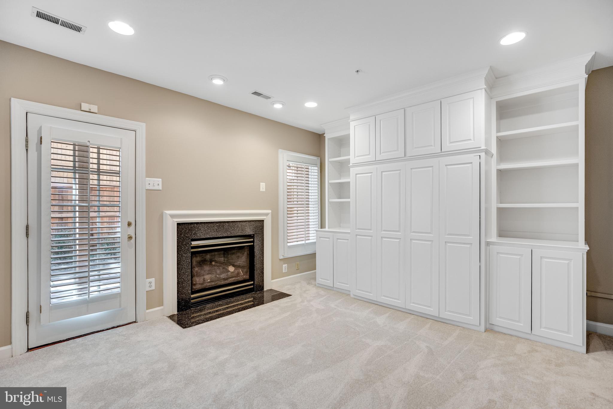 OLD TOWN GREENS - Residential