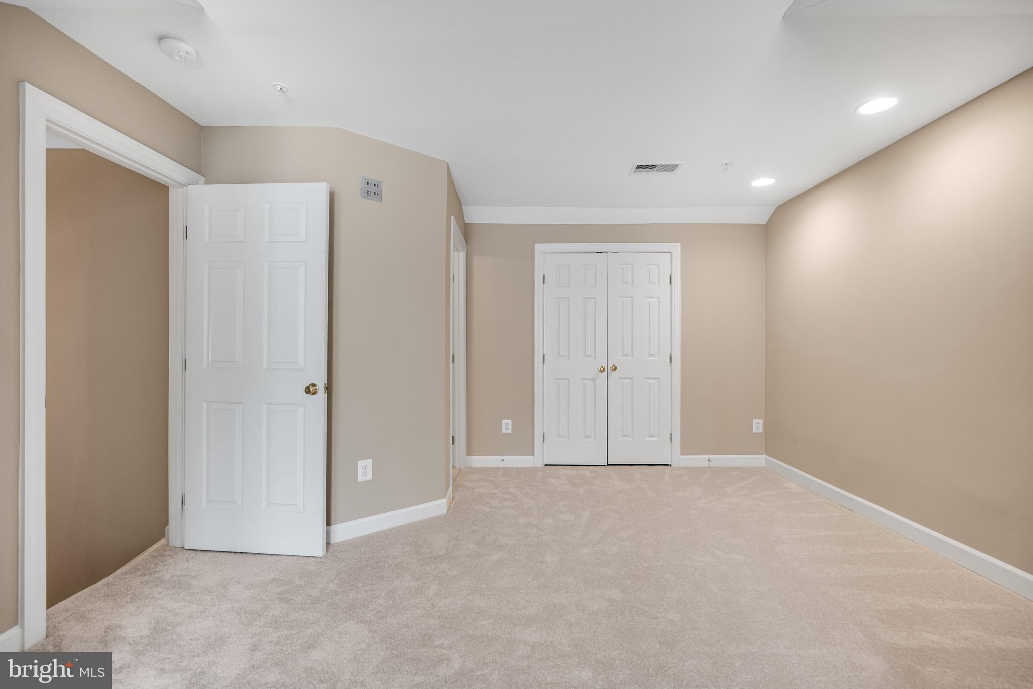 OLD TOWN GREENS - Residential