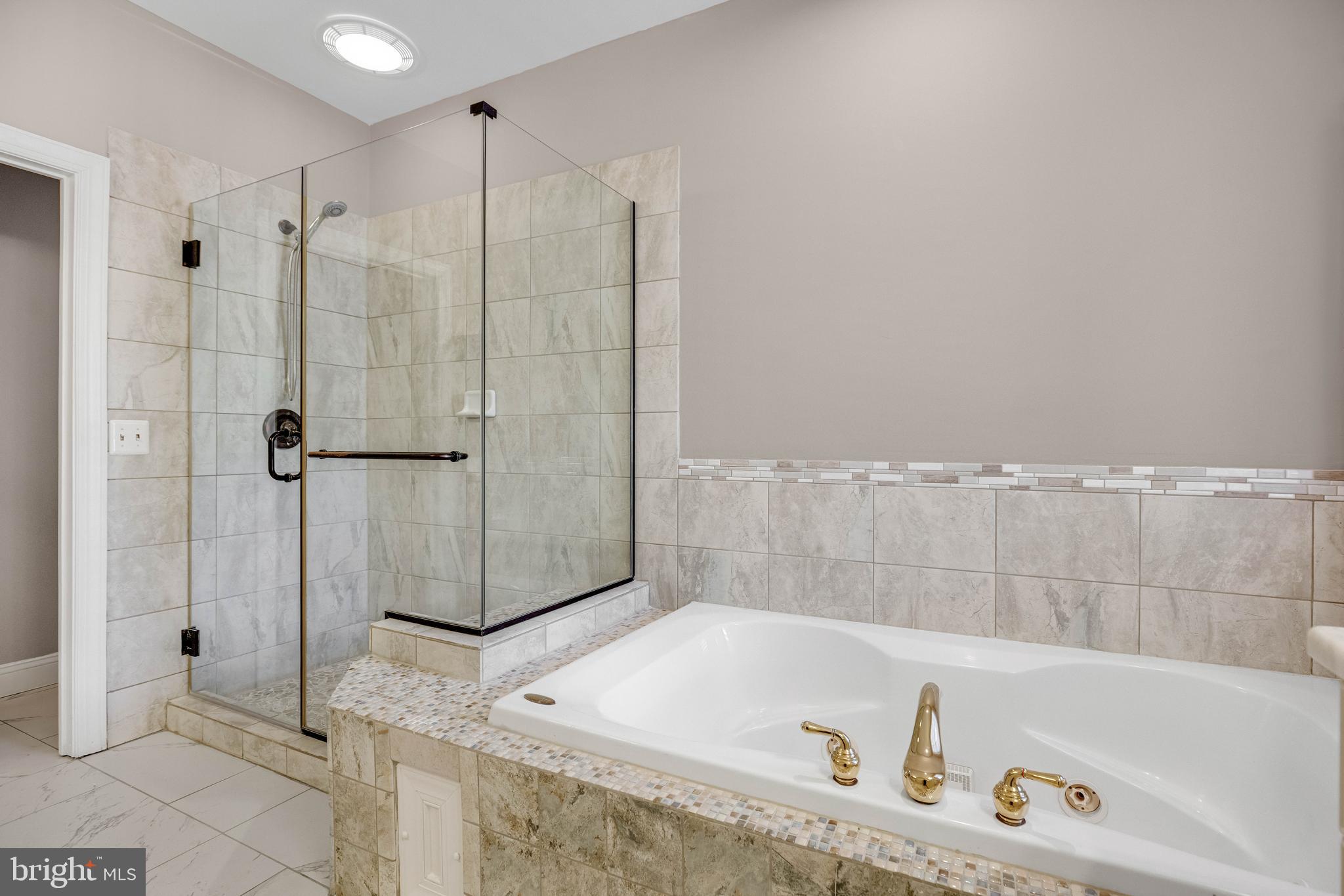 OLD TOWN GREENS - Residential