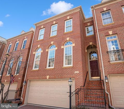 Townhouse For Sale - 718 Hawkins Way<br/> ALEXANDRIA, VA 22314
