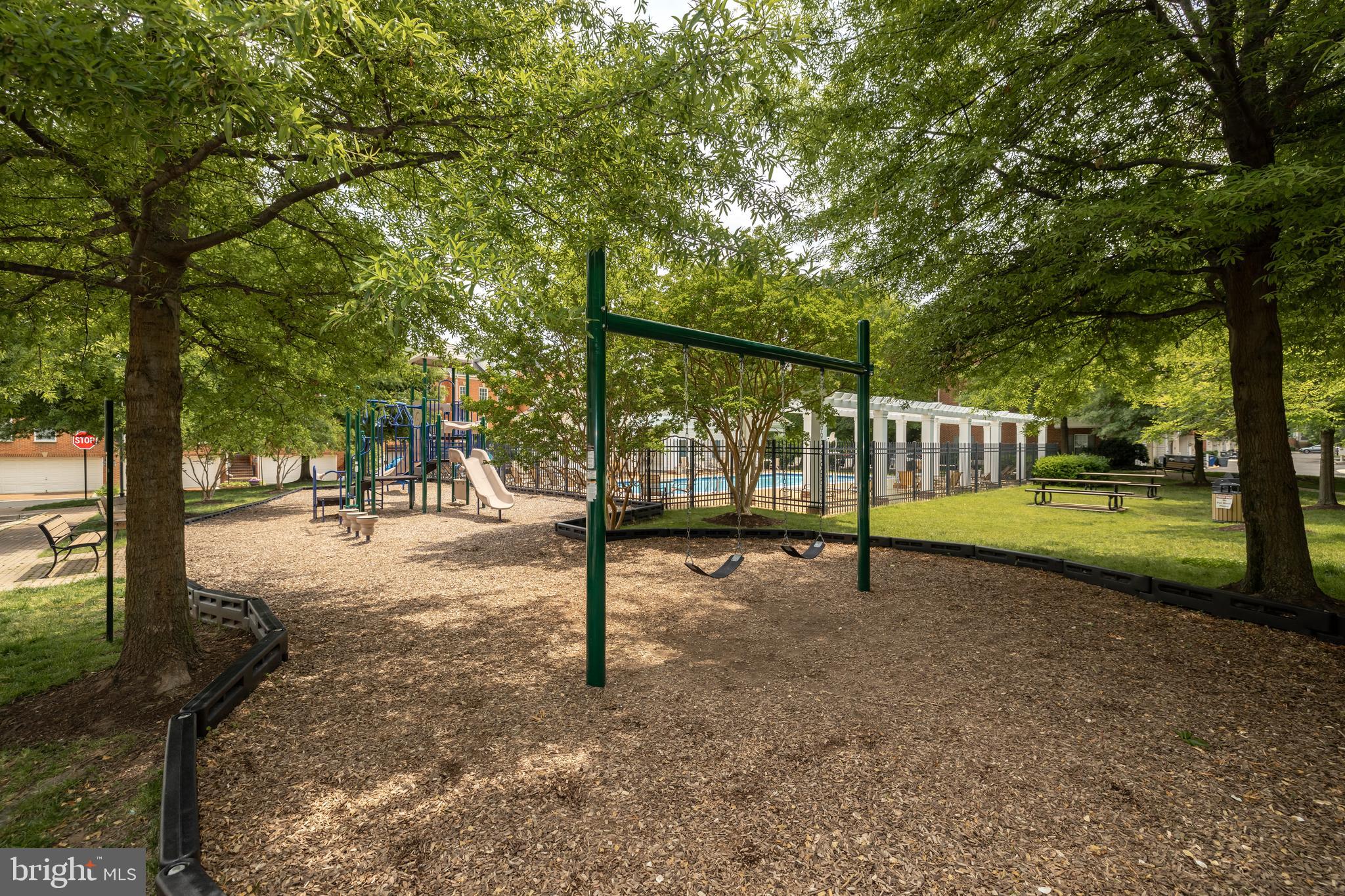 OLD TOWN GREENS - Residential