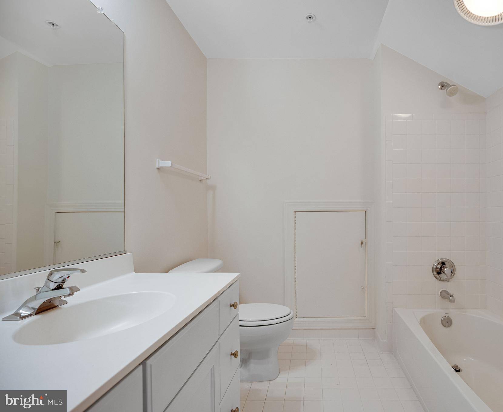 OLD TOWN GREENS - Residential